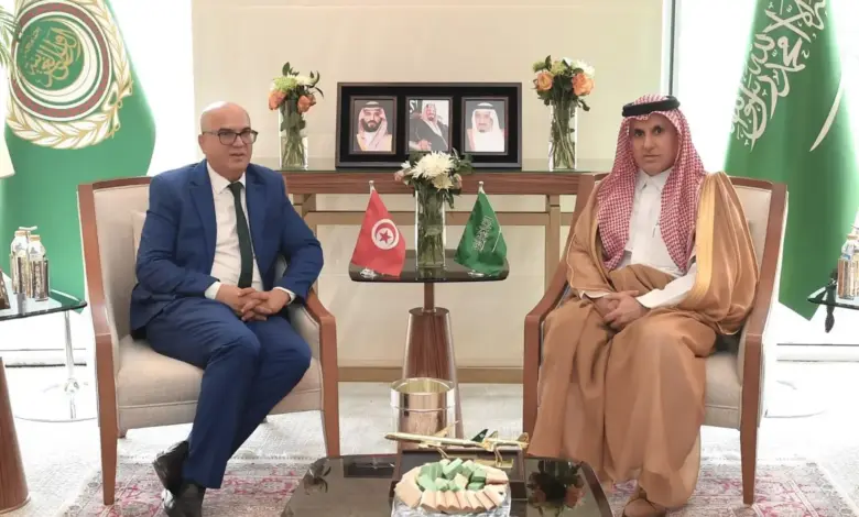 المندوب السعودي لدى الجامعة العربية يبحث مع مسؤول تونسي التحضير للدورة الـ166