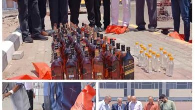 النيابة العامة تتلف 132 قارورة خمور مهربة ضُبطت عبر مطار عدن الدولي