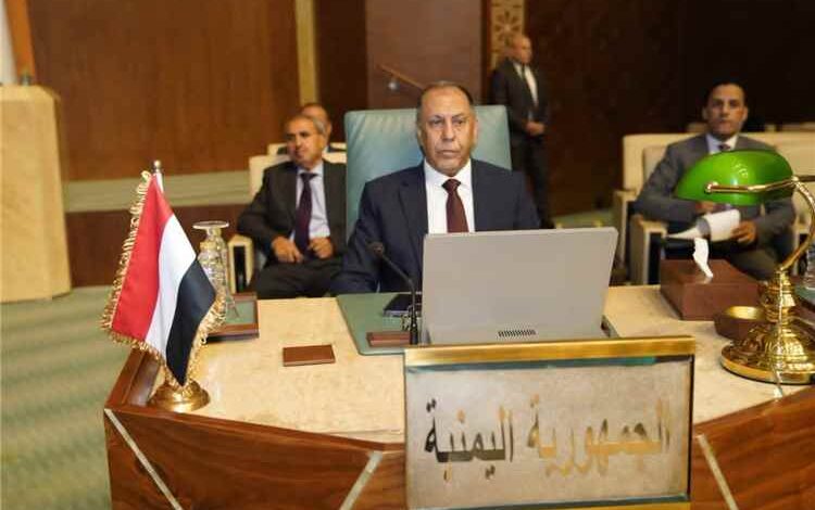 الوزير الأشول يدعو إلى استراتيجية عربية موحدة لمواجهة الحروب التجارية وتهديدات الممرات الملاحية