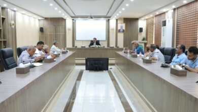 الوزير السقطري يرأس اجتماع المجلس الاستشاري للبذور ويلتقي مزارعة يمنية اختيرت ضمن قائمة 100 امرأة ملهمة عالميا