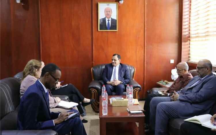 الوزير السقطري يستقبل الممثل المقيم لبرنامج الأمم المتحدة الإنمائي لبحث دعم مشاريع الزراعة والأسماك