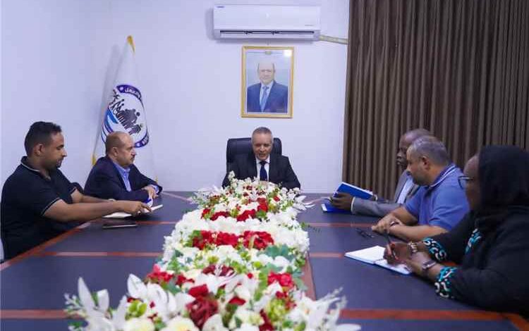 الوزير اليافعي يبحث مع "أوتشا" تعزيز الاستجابة الإنسانية لموجات النزوح وتنسيق جهود الطوارئ