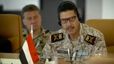 الوفد اليمني في التحالف البحري يدعو لتوحيد الجهود لمواجهة التهديدات التي تستهدف أمن الملاحة البحرية