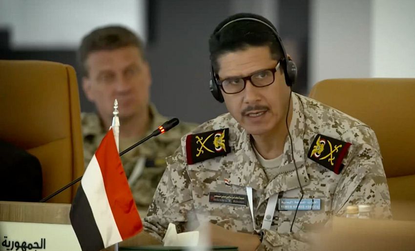 الوفد اليمني في التحالف البحري يدعو لتوحيد الجهود لمواجهة التهديدات التي تستهدف أمن الملاحة البحرية