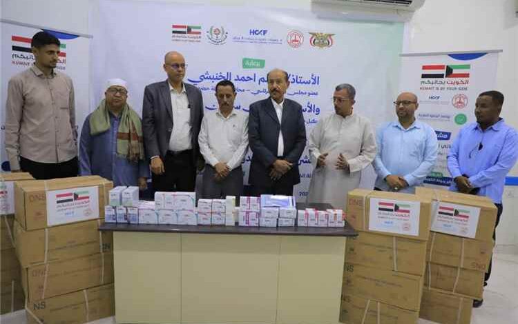 الوكيل بارباع يدشن مشروع الدعم الدوائي المجاني لمرضى السرطان بوادي حضرموت بتمويل كويتي