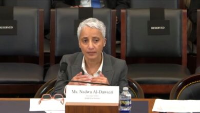 باحثة يمنية تفجّر مفاجأة في الكونغرس.. خبراء روس ودعم صيني خلف استهداف سفن البحر الأحمر