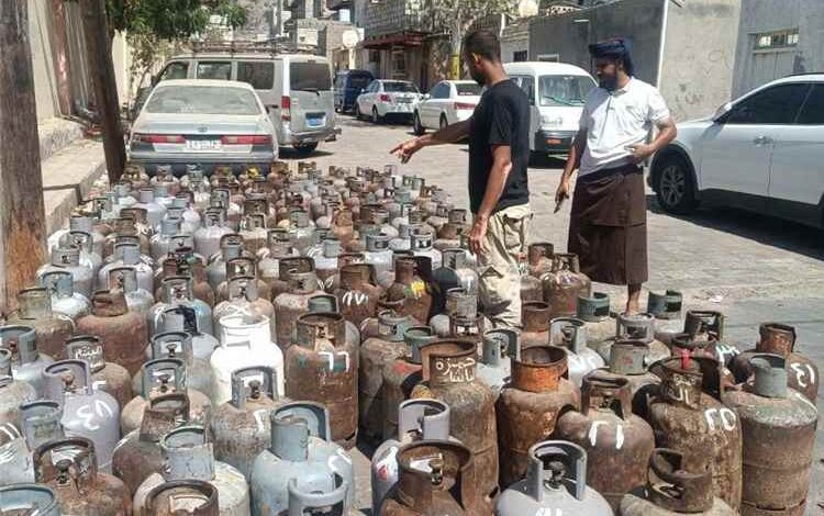 بتوجيهات مدير عام التواهي.. مسؤول توزيع الغاز المنزلي بالمديرية ينفذ حملة رقابية على موزعين والوكلاء بيع الغاز المنزلي