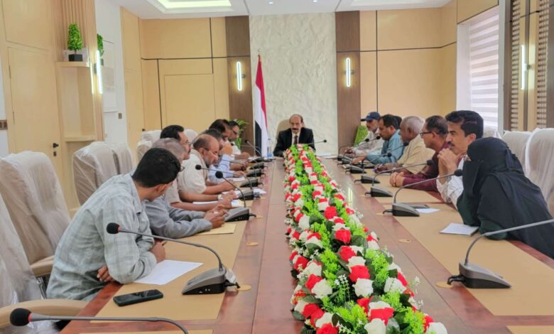 برئاسة الدغاري.. لجنة إدارة الأحواض المائية بشبوة تعقد اجتماعها الأول وتناقش أولويات حماية وتنظيم الموارد المائية