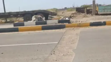 بقبضة التخريب.. الحوثيون يجرّفون شريان المخا الرئيسي وسخط شعبي يحذّر من الكارثة