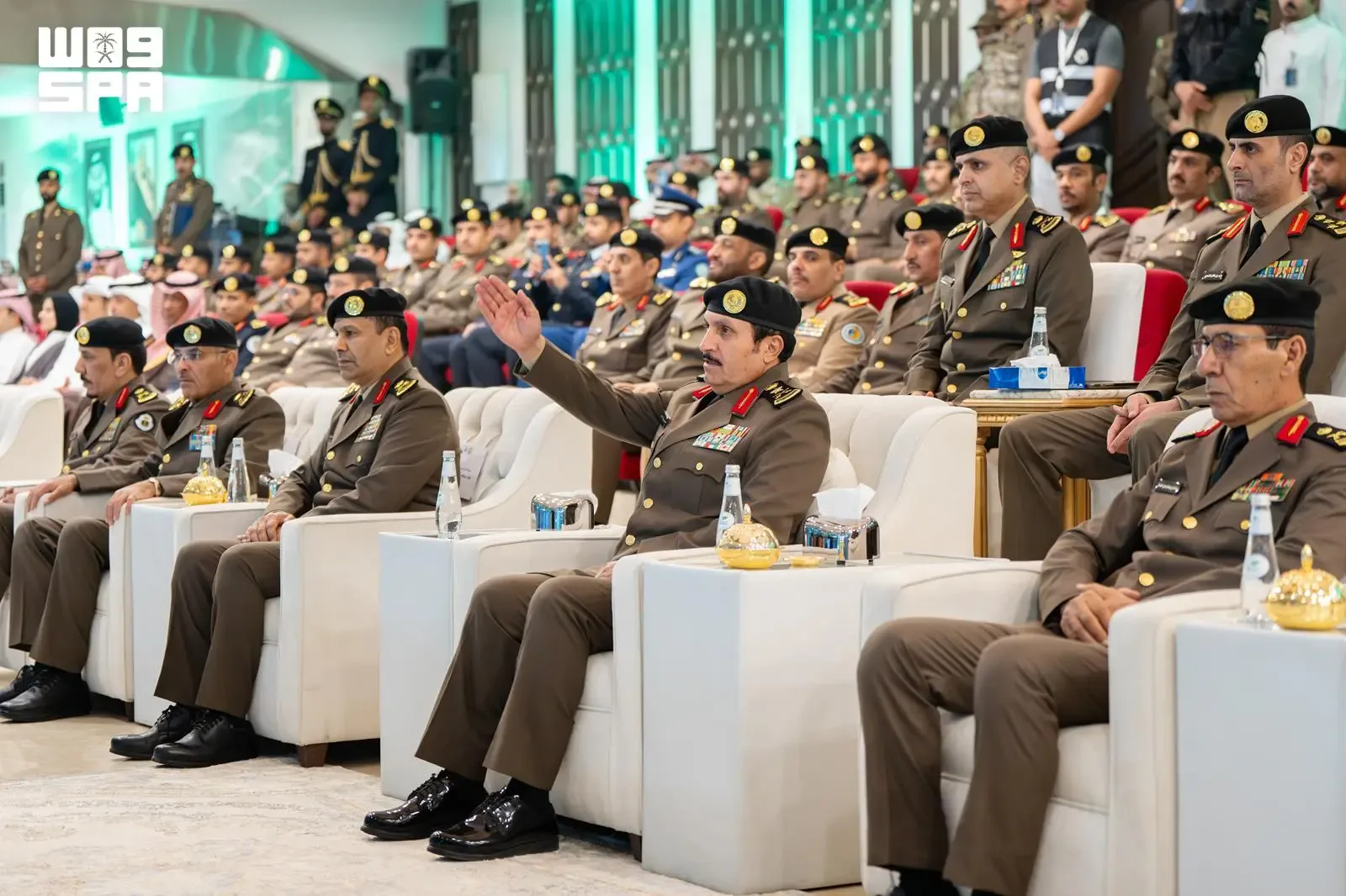 تخريج 4984 رجل أمن بعد برامج تأهيل عسكرية لتعزيز الجاهزية الأمنية بالمملكة