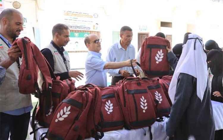 تدشين توزيع 10 آلاف حقيبة مدرسية متكاملة في عدن