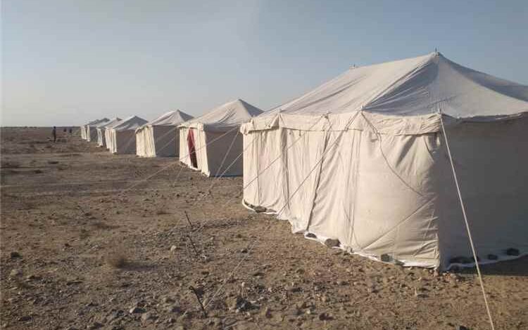 تدشين نصب الخيام الإيوائية للنازحين غرب عدن