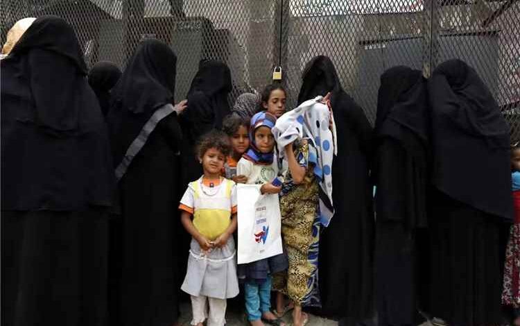 تصعيد الحوثيين يضاعف أعباء النساء في اليمن