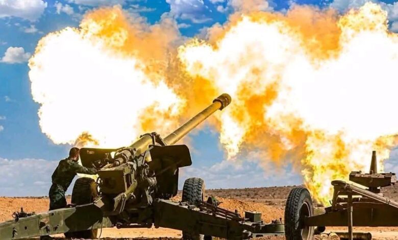تصعيد حوثي خطير على الساحل الغربي.. 14 صاروخاً باليستياً ومسيّرات والقوات الحكومية ترد