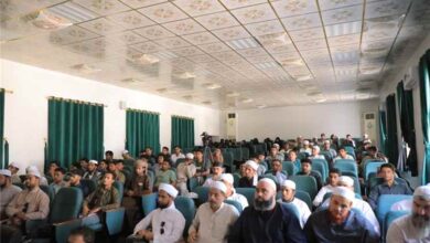 جامعة المهرة تقيم ندوة توعوية حول تمسك الشباب المسلم بالأخلاق والقيم وموقفهم من الحضارة الغربية للعلامة الحبيب عمر بن حفيظ.