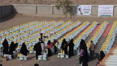 جمعية الحكمة تدشن مشروع إغاثة 1133 أسرة نازحة في عدن ولحج وأبين