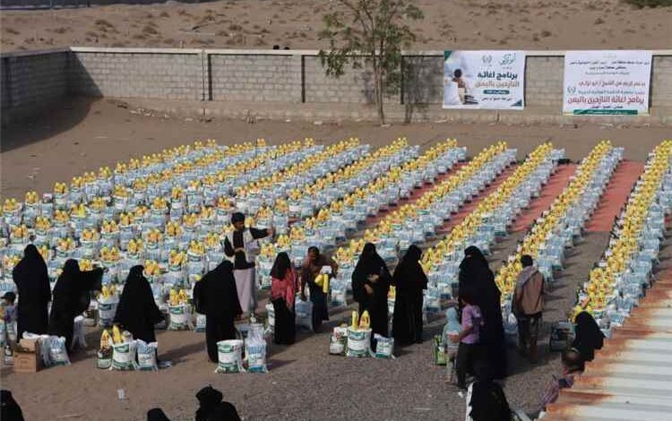 جمعية الحكمة تدشن مشروع إغاثة 1133 أسرة نازحة في عدن ولحج وأبين