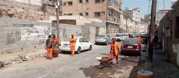 حملات نظافة مكثفة تستهدف أحياء القلوعة وجبال التواهي لتحسين البيئة والمظهر العام