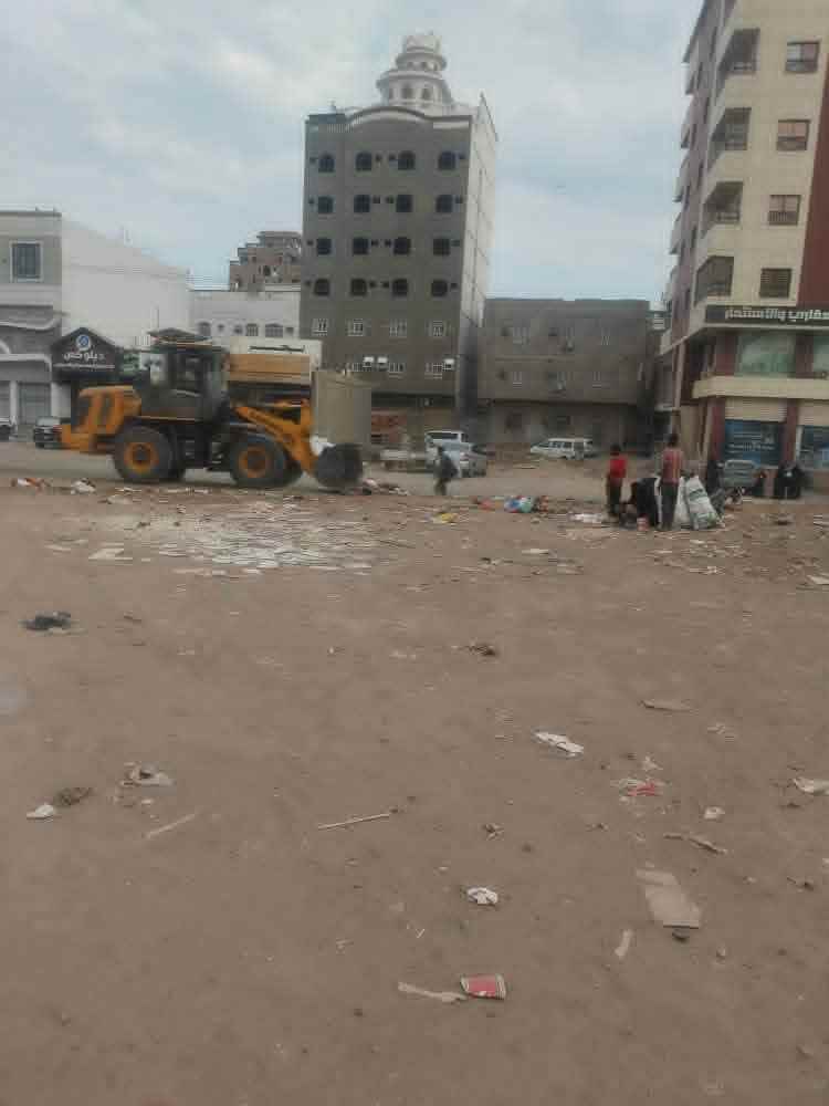 حملة مكثفة لرفع المخلفات وتحسين مستوى النظافة في شوارع مديرية المنصورة