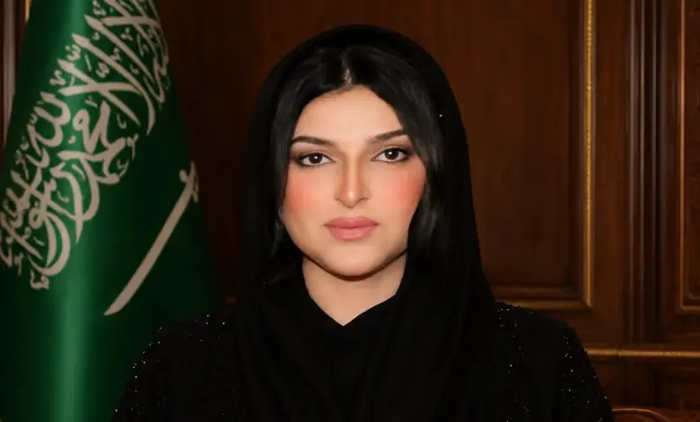 د. عبير الألمعي لـ«سبق»: المرأة السعودية تجاوزت دور «مستخدمة» الذكاء الاصطناعي إلى شريك في البحث والابتكار والحوكمة