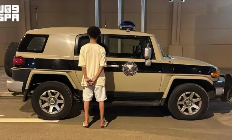 دوريات المجاهدين بجازان تضبط مواطناً نقل مخالفاً يمنياً لأنظمة أمن الحدود