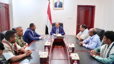 رئيس الوزراء يستقبل شخصيات وقيادات من الوازعية