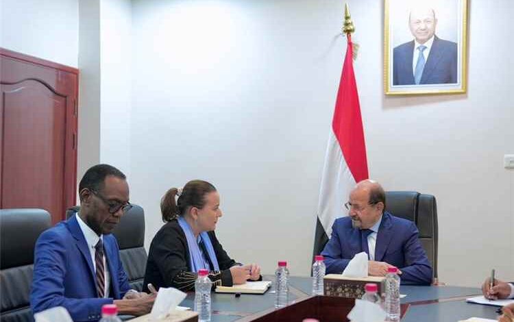رئيس الوزراء يستقبل في عدن الممثل المقيم لبرنامج الأمم المتحدة الإنمائي