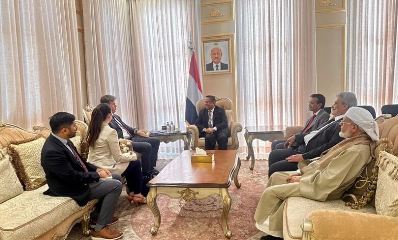 رئيس مجلس الشورى يبحث مع القائم بأعمال السفارة الأميركية مستجدات الأوضاع في اليمن