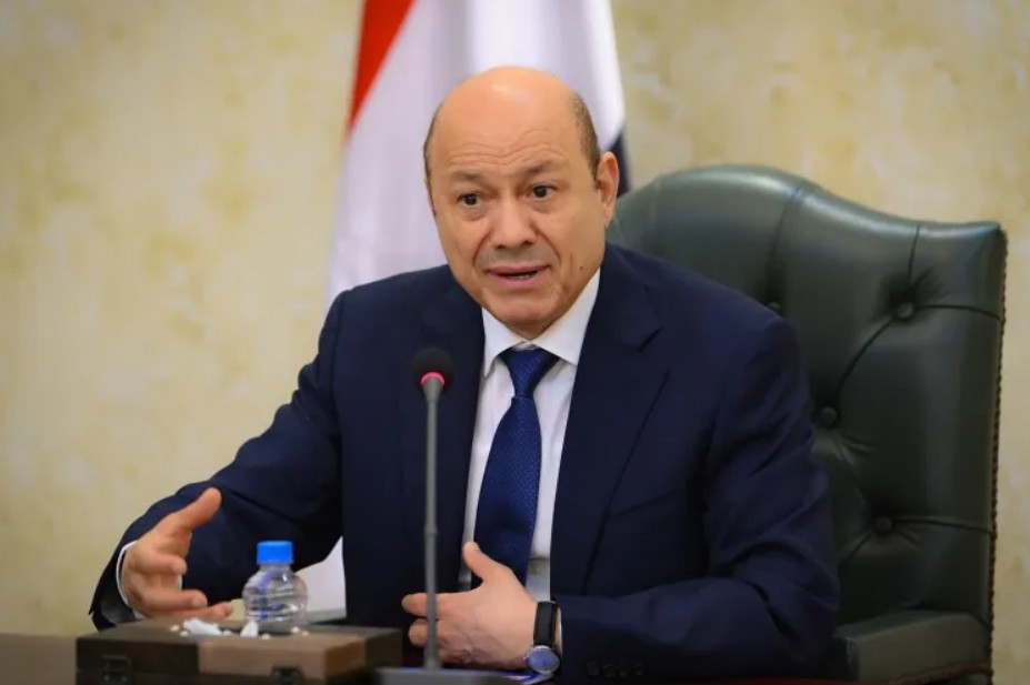 رئيس مجلس القيادة اليمني: باب المندب خط أحمر.. ومليشيات إيران لن تحقق أهدافها