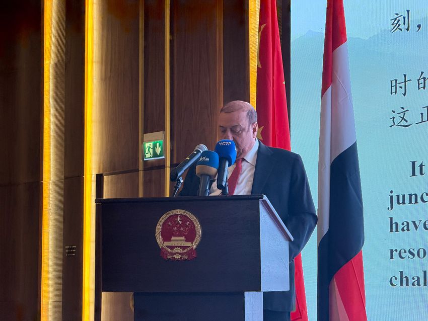 رئيس مجلس النواب يؤكد عمق العلاقات التاريخية بين اليمن والصين