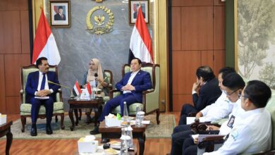 سفير اليمن لدى اندونيسيا يبحث تعزيز التعاون الأكاديمي ودعم قدرات خفر السواحل