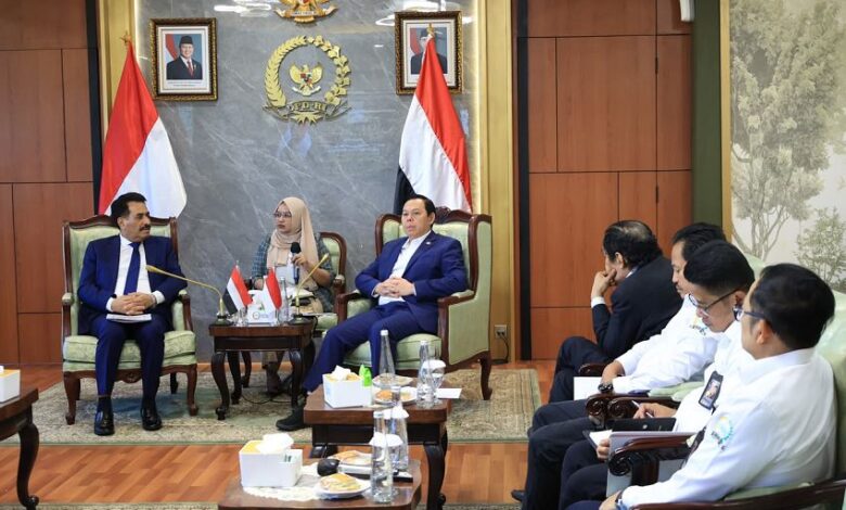 سفير اليمن لدى اندونيسيا يبحث تعزيز التعاون الأكاديمي ودعم قدرات خفر السواحل