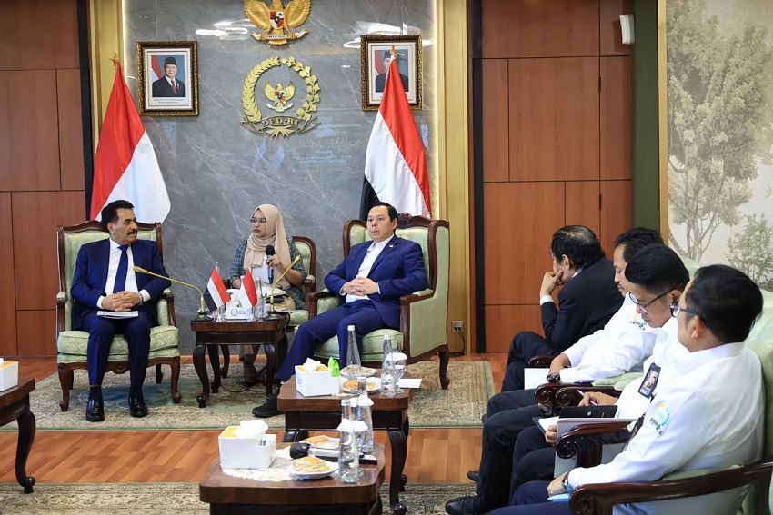 سفير اليمن لدى اندونيسيا يبحث تعزيز التعاون الأكاديمي ودعم قدرات خفر السواحل