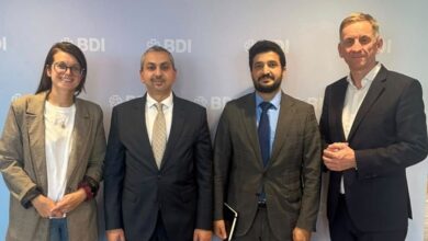 سفير اليمن يبحث مع خبير الماني في اتحاد (BDI) تطورات الأوضاع في اليمن