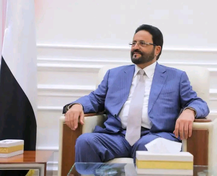 سلطان العرادة: القوات المنسحبة من الساحل ستعود إلى المعركة بشكل أو بآخر