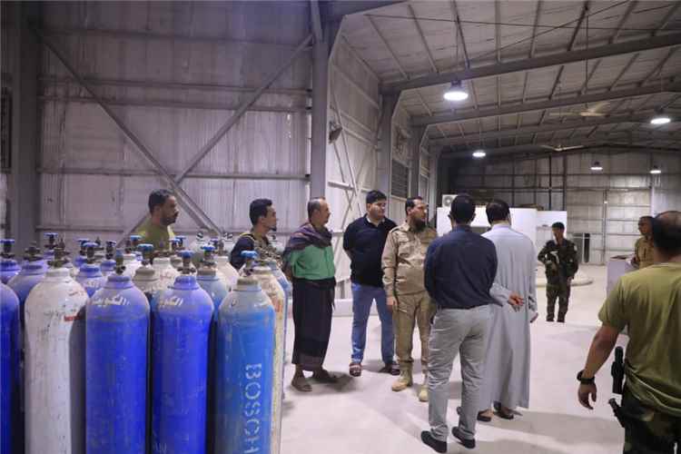شيخ والكاف يطلّعان على سير العمل في مركز الطوارئ والإسعاف ومصنع الأكسجين بالعاصمة عدن