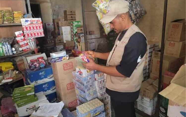 صناعة البريقة" يوزع تكاليف حضور نيابية لفرن ومحل بهارات مخالفين ويُشرف على توزيع 200 أسطوانة غاز بـ "عمران"