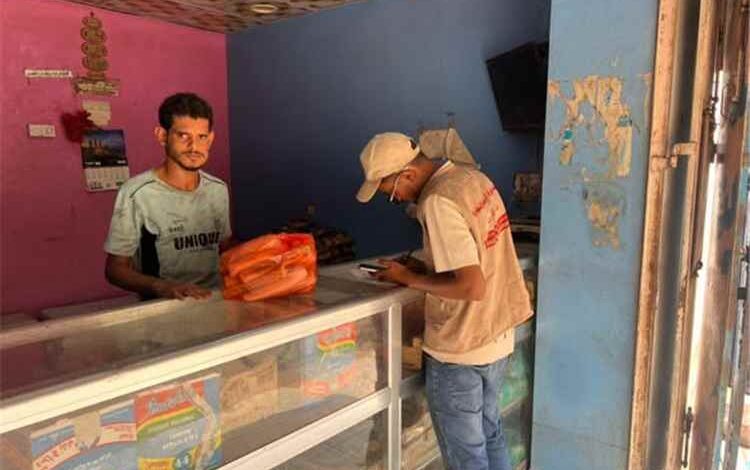 صناعة المنصورة بعدن يضبط مخالفتين بـ "التقنية" ويوزع إشعارات نيابية ويُشرف على توزيع الغاز