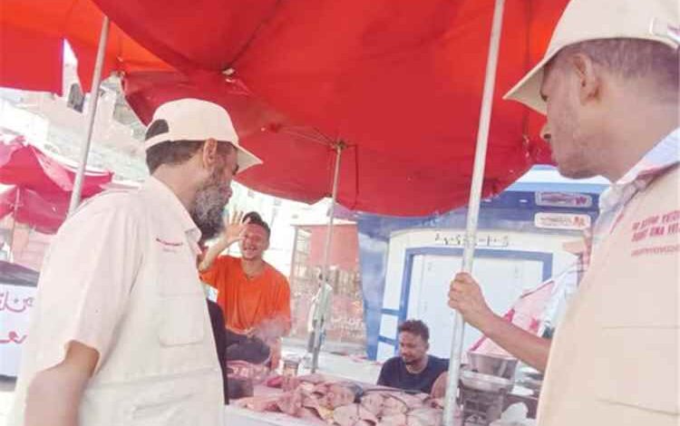 صناعة خورمكسر" يضبط مخالفة زيادة أسعار بـ "حي الجمهورية" ويُكثّف جولات التفتيش على الأسواق والمخابز