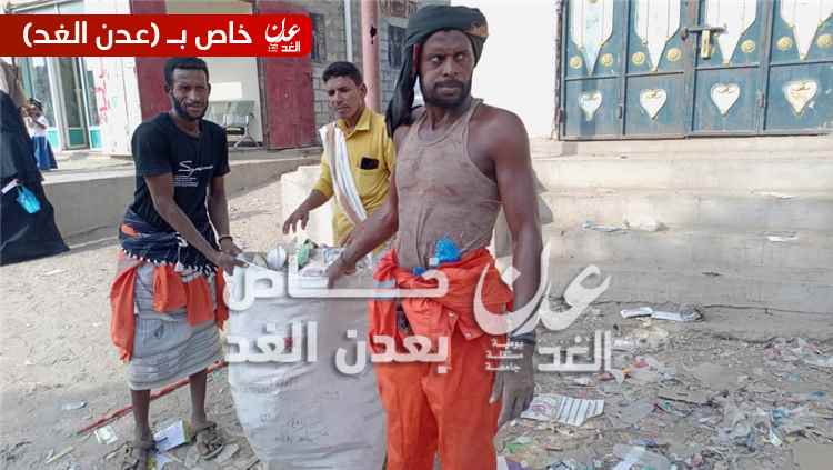 صندوق النظافة بأحور يواصل حملته لتنظيف مدارس عاصمة المديرية استعدادًا للعام الدراسي الجديد