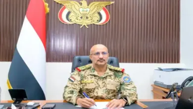 طارق صالح يرعب الحوثيين وتلقين طهران درساً حاسماً: الجبهات مسرح عمليات واحد وسيكون مقبرة لطموحات النظام الإيراني