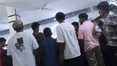 عاجل|مسلح يهدد بتفجير قنبلة داخل مسجد النور في كريتر بعدن