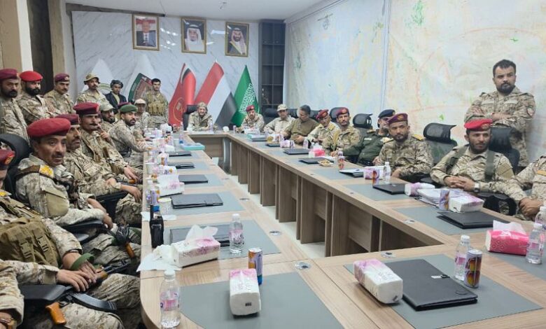 عضو مجلس القيادة الرئاسي عثمان مجلي يتفقد قوات الفرقة الثانية طوارئ ويفتتح مقر القيادة والسيطرة