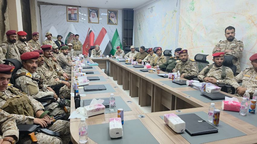 عضو مجلس القيادة الرئاسي عثمان مجلي يتفقد قوات الفرقة الثانية طوارئ ويفتتح مقر القيادة والسيطرة