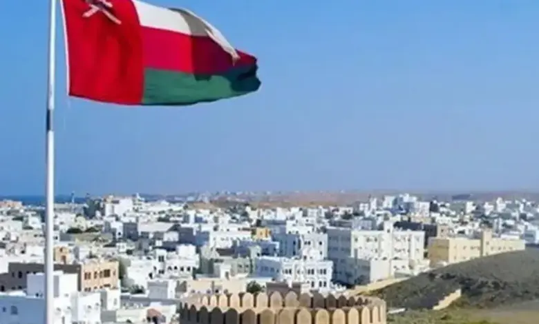 عُمان تُدين استهداف مكة المكرمة وتؤكد تضامنها مع المملكة