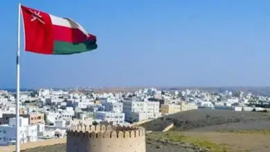 عُمان تُدين الاعتداءات على المنشآت السعودية وتدعو إلى التهدئة