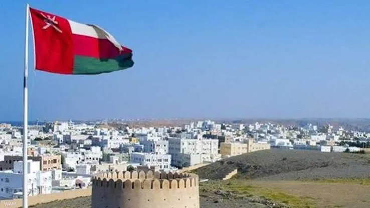 عُمان تُدين الاعتداءات على المنشآت السعودية وتدعو إلى التهدئة