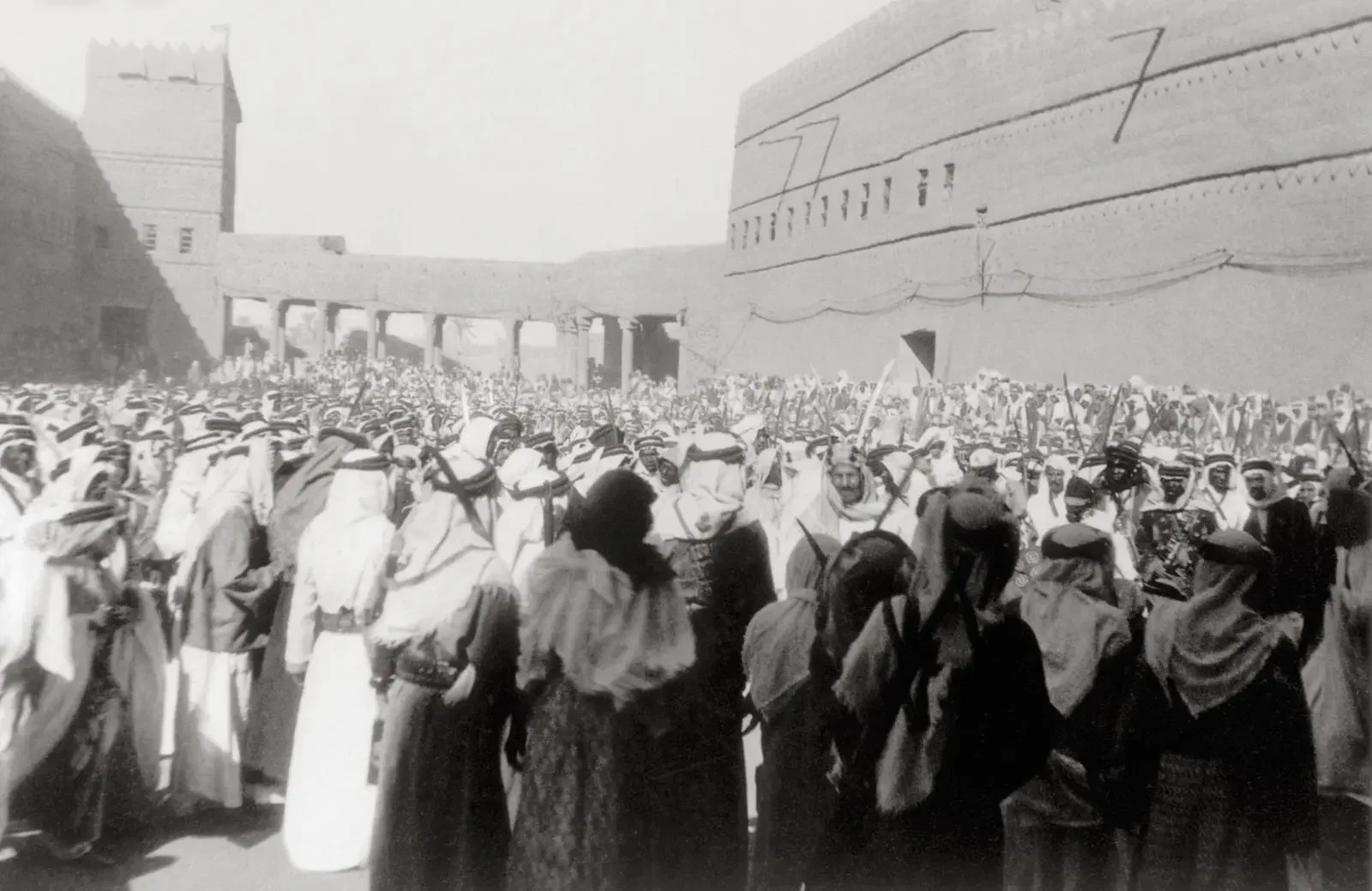 في اليوم الوطني.. كيف تحولت العرضة السعودية إلى ذاكرة حية للتأسيس؟
