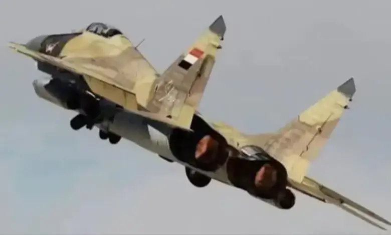 في تعز .. الطيران الحربي يوجه ضربات موجعة لمليشيا الحوثي جنوب المحافظة