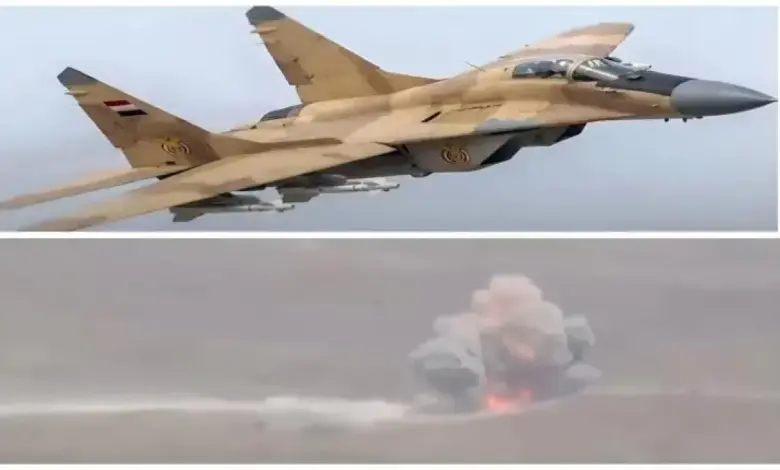 في حجة .. الطيران الحربي يدك مواقع وتحصينات الحوثي بالمحافظة